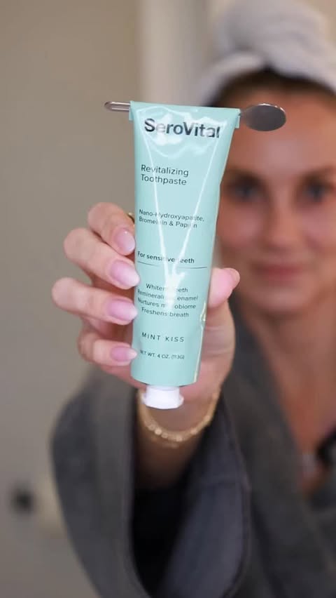 Instagram post by @angelalanter for serovital. Caption reads: [...] that your smile could be aging you?!....
