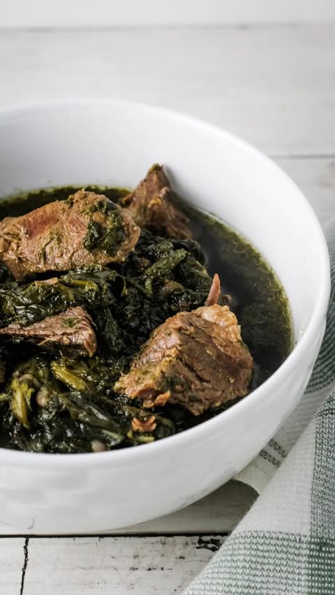 Instagram post by @keeping.it.relle for Instant Pot. Caption reads: 🥣Comment RECIPE and I’ll send it right....