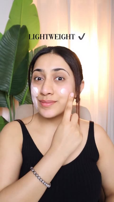 Instagram post by @influencedbyprabhkirat for Dr Sheths. Caption reads: This @drsheths ceramide & vitamin c oil free [...].