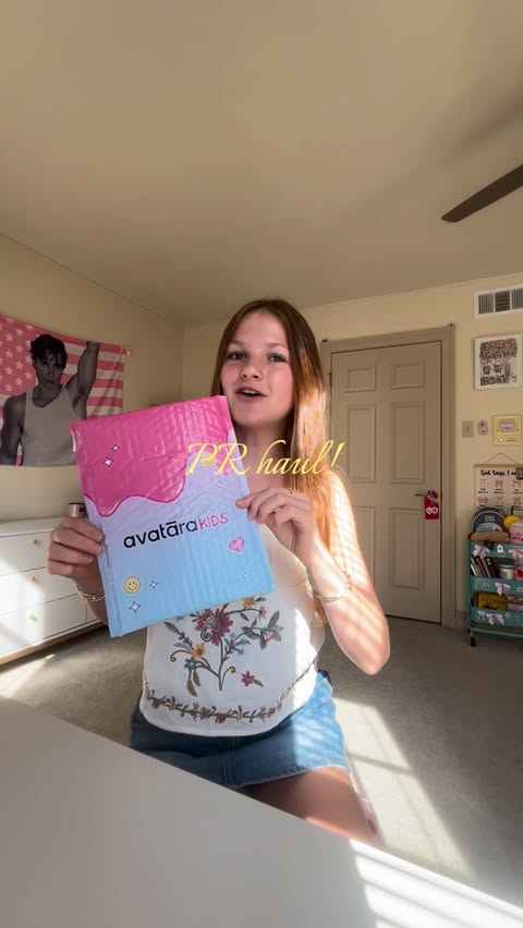 Instagram post by @the.it.girl.helen for Avatara Skin. Caption reads: PR haul from @avataraskin 🧴✨ #skincare #prhaul....