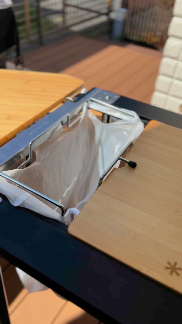 Instagram post by @sphk558 for Snow Peak. Caption reads: [...] #アウトドア #ルクアイーレ #ルクア大阪 #ルクアニスタ #ルクア大阪PR....