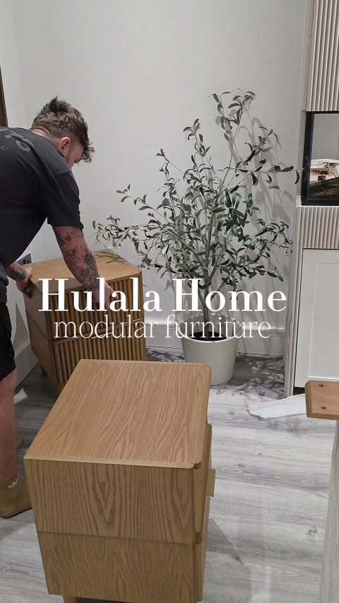 Instagram post by @kerriemariehome for Hulalahome. Caption reads: 10 minutes. 3 setups. Endless possibilities ✨ |....