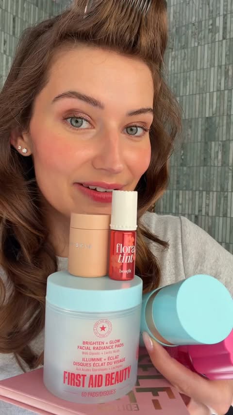 Instagram post by @sarahpalmyra for IPSY. Caption reads: [...] This was the perfect excuse to use my @ipsy....
