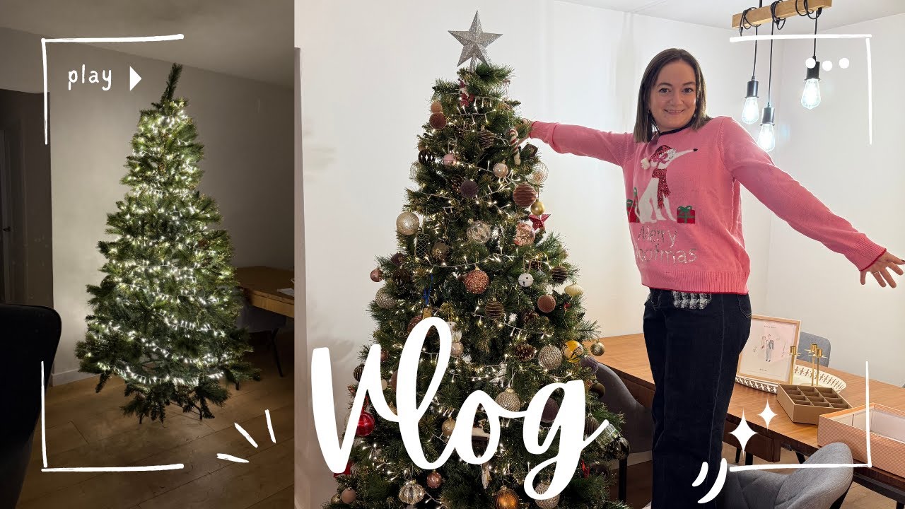YouTube post by @ElToqueDeRocio for VESIICA. Caption reads: VLOG | Decorating our apartment for CHRISTMAS |....