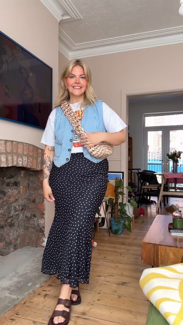 Instagram post by @libsfaulk for Ottoman Hands. Caption reads: Karma is the guy on the chiefs 💅✨

(pls excuse....