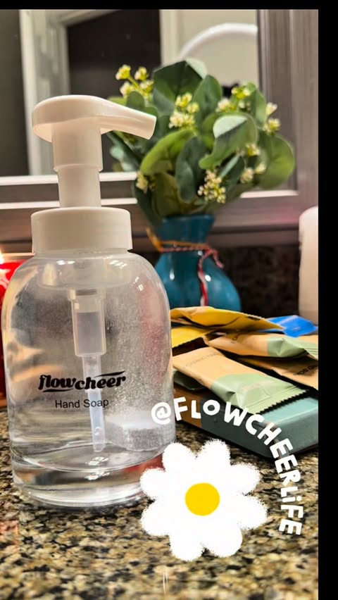 Instagram post by @seldasahn for Flowcheer. Caption reads: [...] but make it aesthetic Loving this Flowcheer....