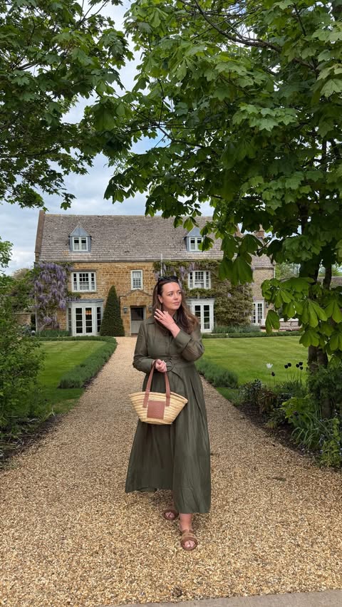 Instagram post by @aliinthecotswolds for Thérapie Clinic. Caption reads: My secret to being low-maintenance all summer? ☀️✨....