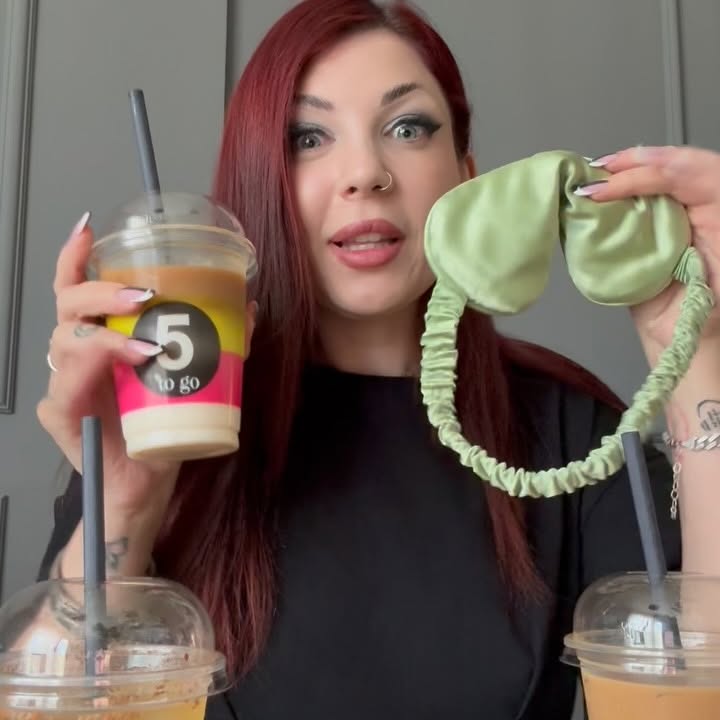 Instagram post by @hayky for Avon Romania. Caption reads: Testez bauturi neobisnuite! @avonspace si 5 To Go....