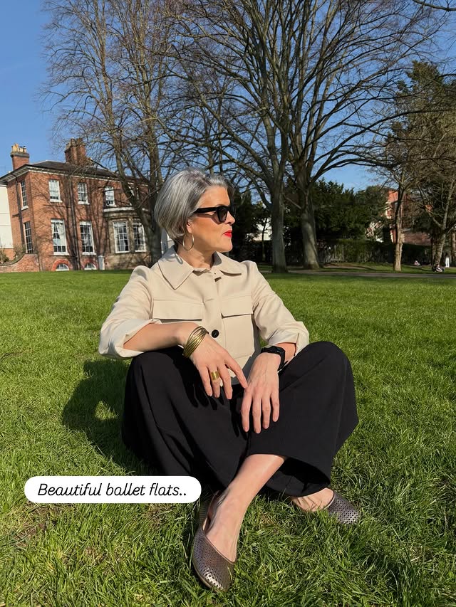 Instagram post by @vickisilverstyle for Vionic Shoes. Caption reads: [...] Shrewsbury this weekend. I wore these....