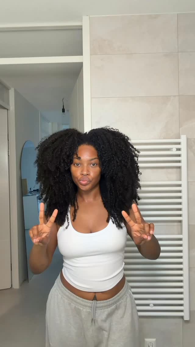 Instagram post by @ramonecharissa for Curlsqueen. Caption reads: my everyday grwm hair routine using curlsqueen....