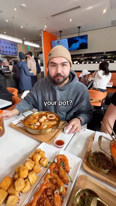 Instagram post by @dariusddavidson for Soundcore. Caption reads: Guessing how much our hotpot costs 😯
#soundcore....