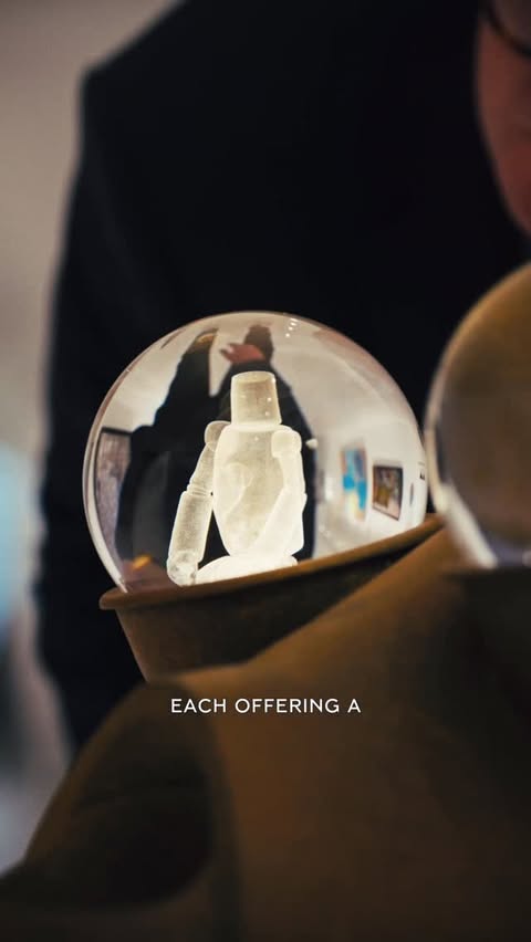 Instagram post by @mayfairdesigndistrict for Mandarin Oriental. Caption reads: [...] @blueriderartlondon #ImAFan....