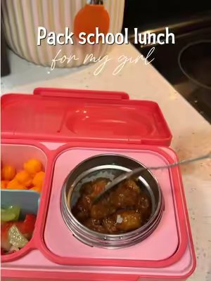 TikTok post by @janieezkvl for OmieLife. Caption reads: [...] #PackLunchForMyKids #MomLife #LunchBox....