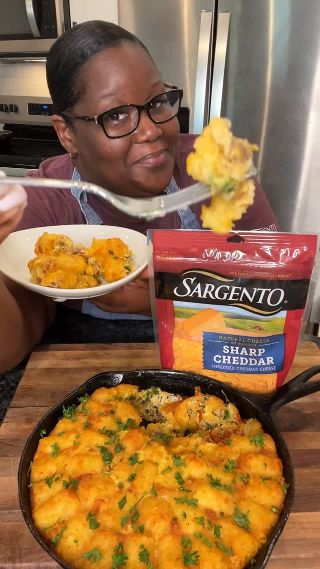 Instagram post by @itssogood81 for Sargento. Caption reads: #SargentoPartner Cozy mornings call for melty,....