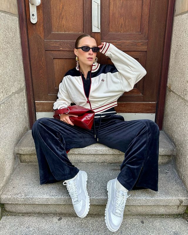 Instagram post by @lara_bsmnn for ellesse. Caption reads: [...] around in my super comfy fit from....