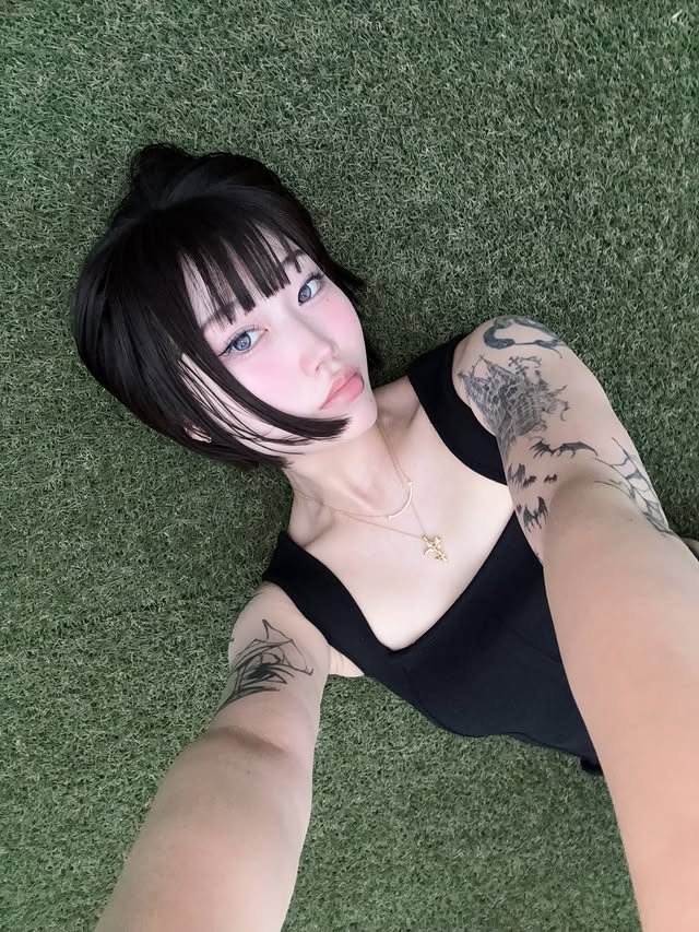 Instagram post by @agehablackk for HOTEL LOVERS. Caption reads: ⁡I Said It🐈‍⬛🪽 👁Dewlit 【Lavender Dew】 #PR.