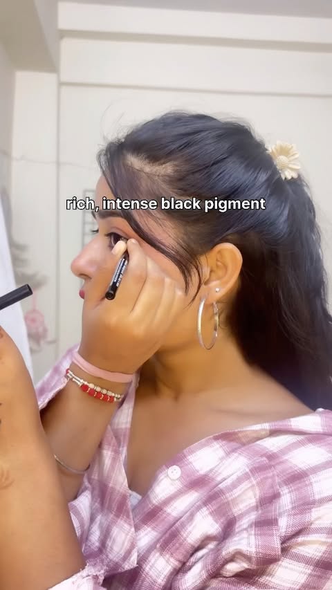 Instagram post by @wish_akha_here__ for Lotus Herbals. Caption reads: Comment ‘Link’ to get link Really a good luxury....