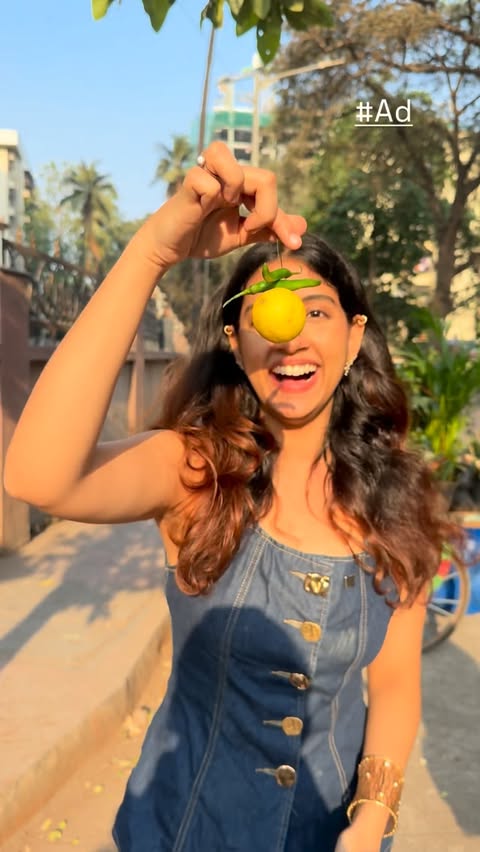 Instagram post by @niswoman for Google. Caption reads: [...] toh kar sakti hu with the new AI Mode in....