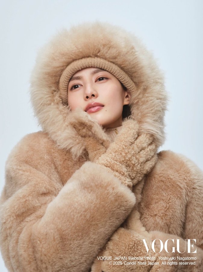 Instagram post by @ai__hashimoto for Loro Piana. Caption reads: Holiday Collection 🧸🤎🤍

@loropiana 
@voguejapan....