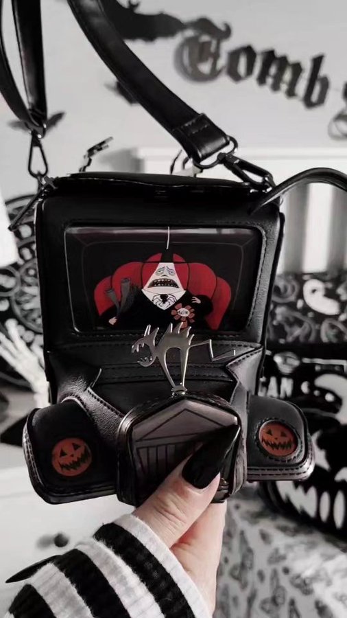 Instagram post by @_mystic_moon_witch for TruffleShuffle. Caption reads: Tʜᴇsᴇ ᴀʀᴇ ɴᴏᴛ ʙᴀɢs ᴛʜᴇʏ ᴀʀᴇ ᴡᴏʀᴋs ᴏғ ᴀʀᴛ: Tʜᴀɴᴋ....