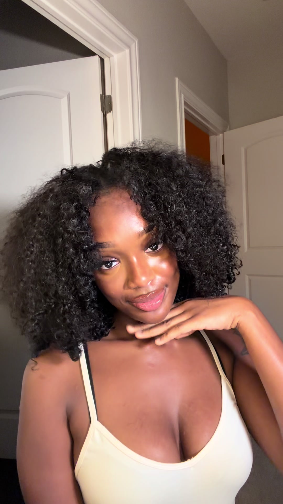 TikTok post by @e.sseencee for ITODAY Hair. Caption reads: @ITODAY Hair #itodayhair #vpartwig.