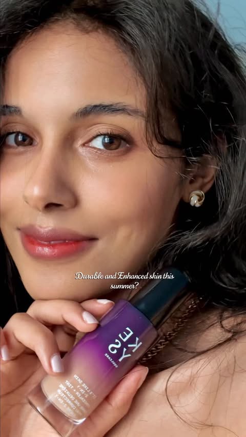 Instagram post by @kindaareum for Keys Soulcare. Caption reads: Minimalist and durable makeup look?🤎....