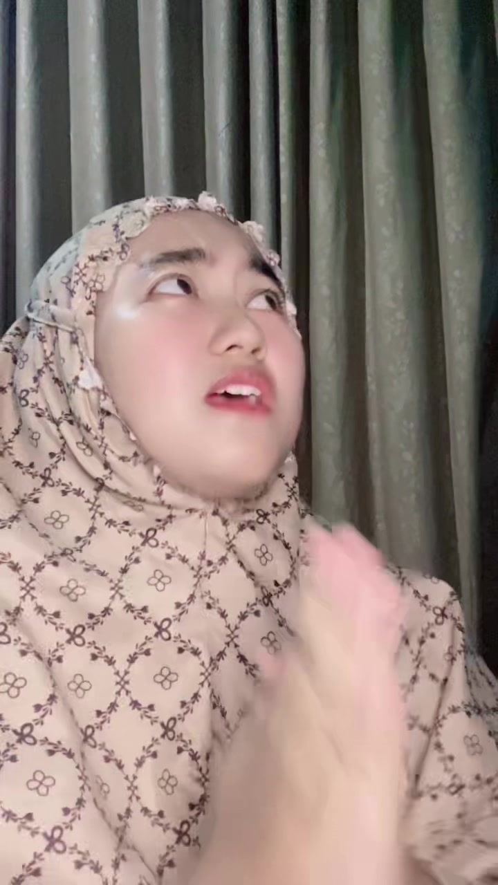 TikTok post by @nurfarihaaaa_ for Glad2Glow Indonesia. Caption reads: @glad2glow.indo Tolong g2g kabulkan yg hargabig....