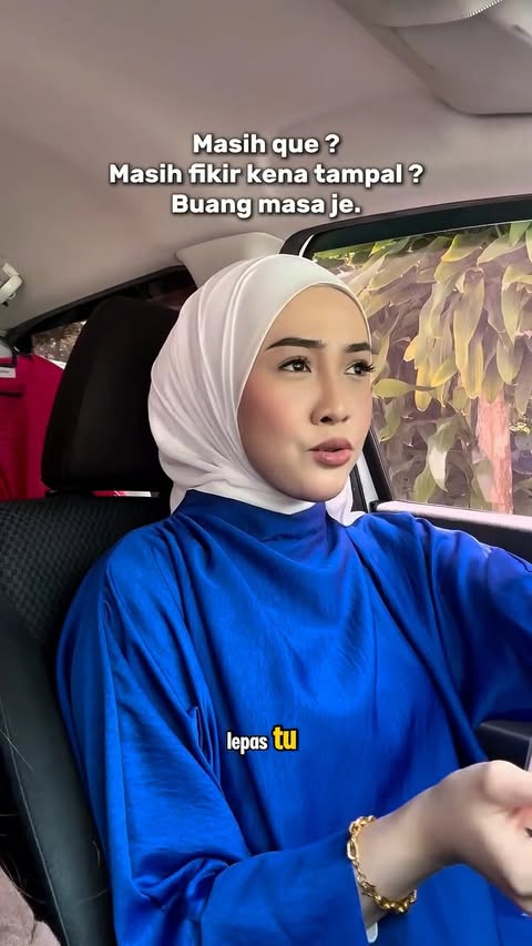 Instagram post by @viviyissa for BJAK. Caption reads: Sharing sikit experience renew roadtax this time…....