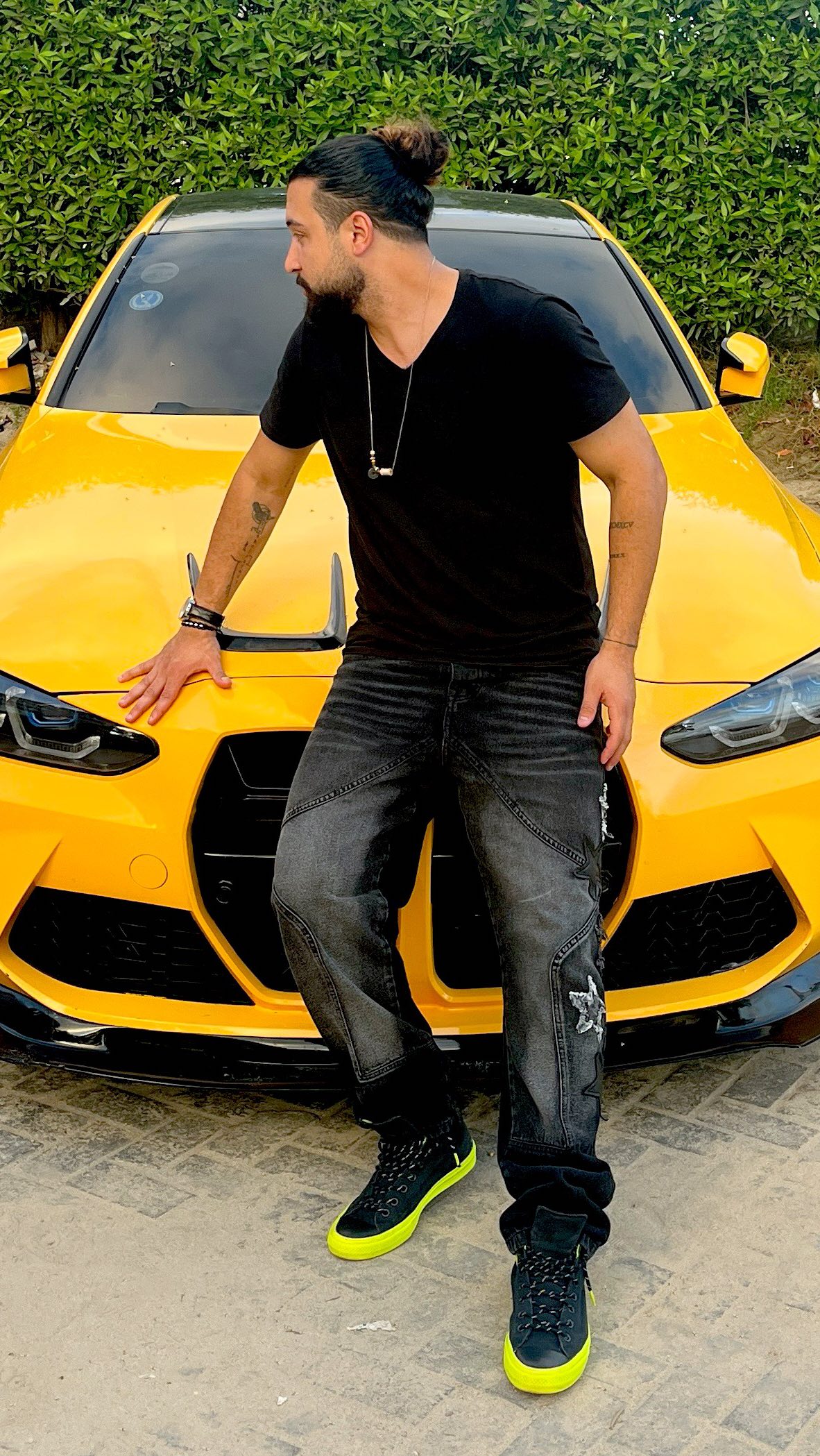 Instagram post by @w_e_k_a_8 for Ferrari. Caption reads: ‏#🦅👑king👑♠️ 
‏#Porsches 
‏#ferrari 
‏#bmw M3 or....