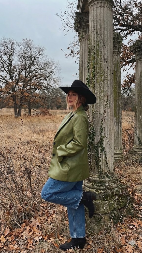 Instagram post by @amandanelz for GIGI PIP. Caption reads: [...] just choosing which one shows up....