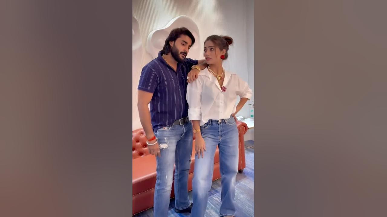 YouTube post by @AmbikaMusicJunction for Mirchi Campus. Caption reads: Tar Gailu Pandey Ji Ke Chumma 💋Chikha Ke |....