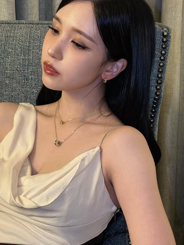 Instagram post by @mina_sr_my for Boucheron. Caption reads: [...] sparkles with beauty and....