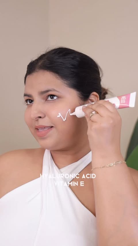 Instagram post by @chetnakashyap_ for NEUD. Caption reads: [...] That’s all it takes for makeup with NEUD....