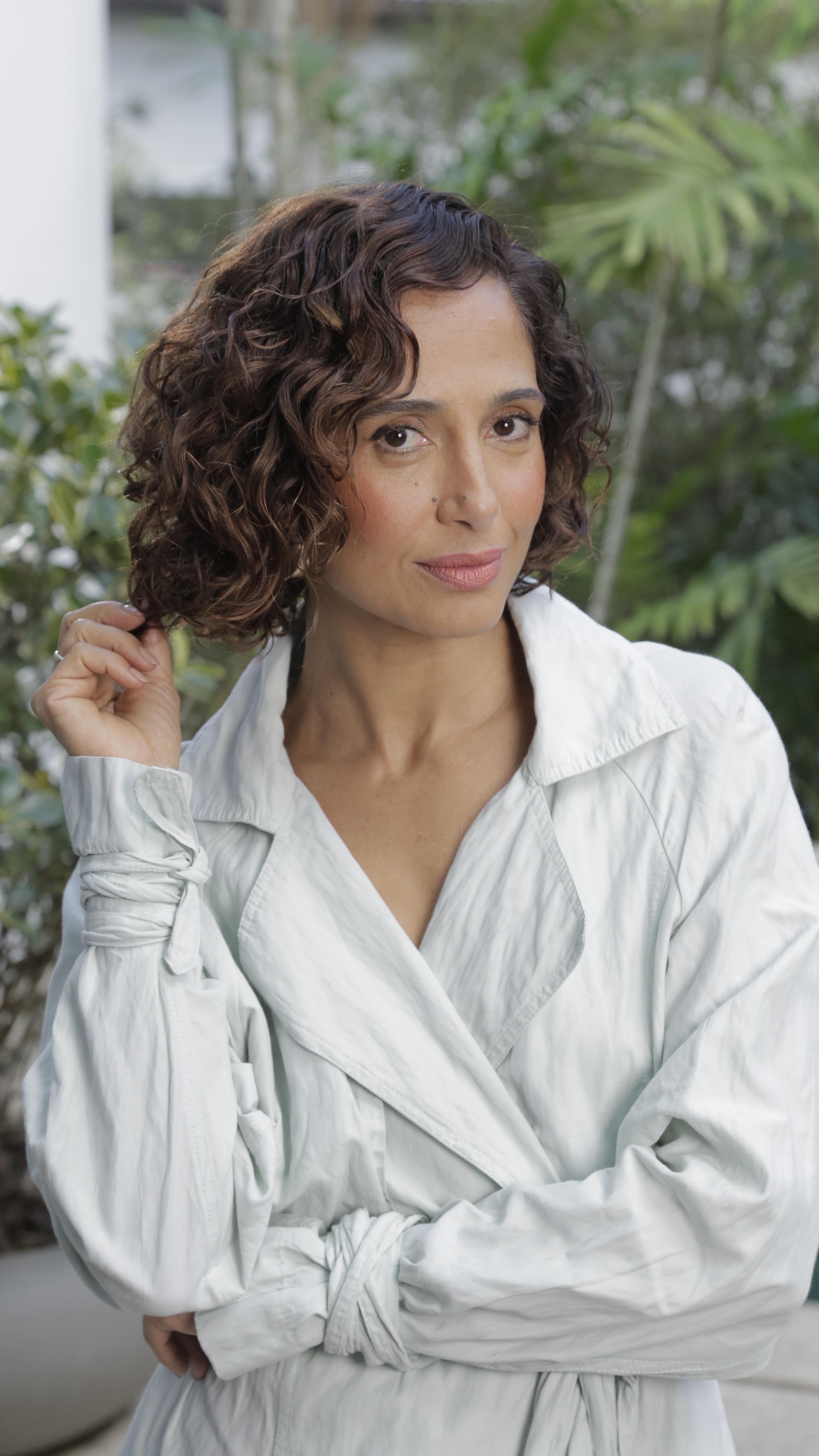 Instagram post by @caiapitanga for Eudora. Caption reads: Chegar em casa e não encontrar um dos meus....