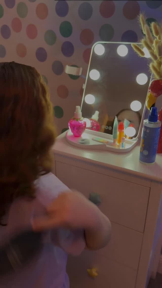 Instagram post by @daisarellablogs for Canal Toys. Caption reads: CLOSED - winner is @smileysands 

Studio Creator....