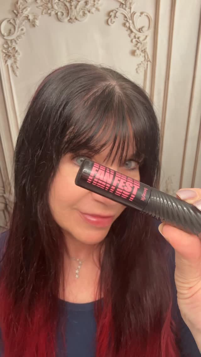 Instagram post by @muaythaijody for Benefit Cosmetics. Caption reads: #ad  #giftedbybenefit

Brush up on mascaras with....