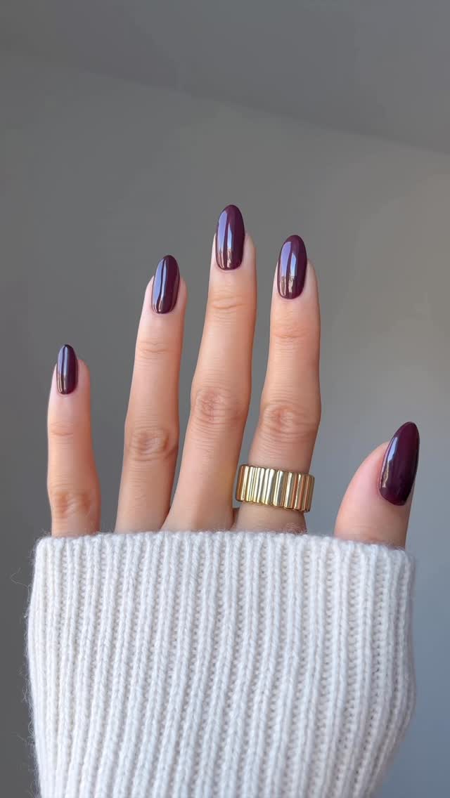 Instagram post by @nailsbyalsn for Beyond Polish. Caption reads: [...] builder gel * grab them from @beyondpolish....