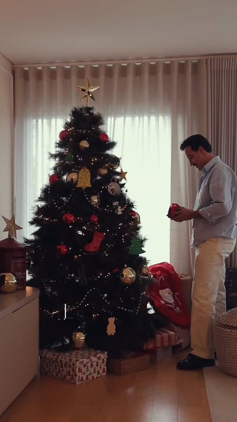 Instagram post by @gui.mps for Timex. Caption reads: [...] the people I love. Time to be present.....