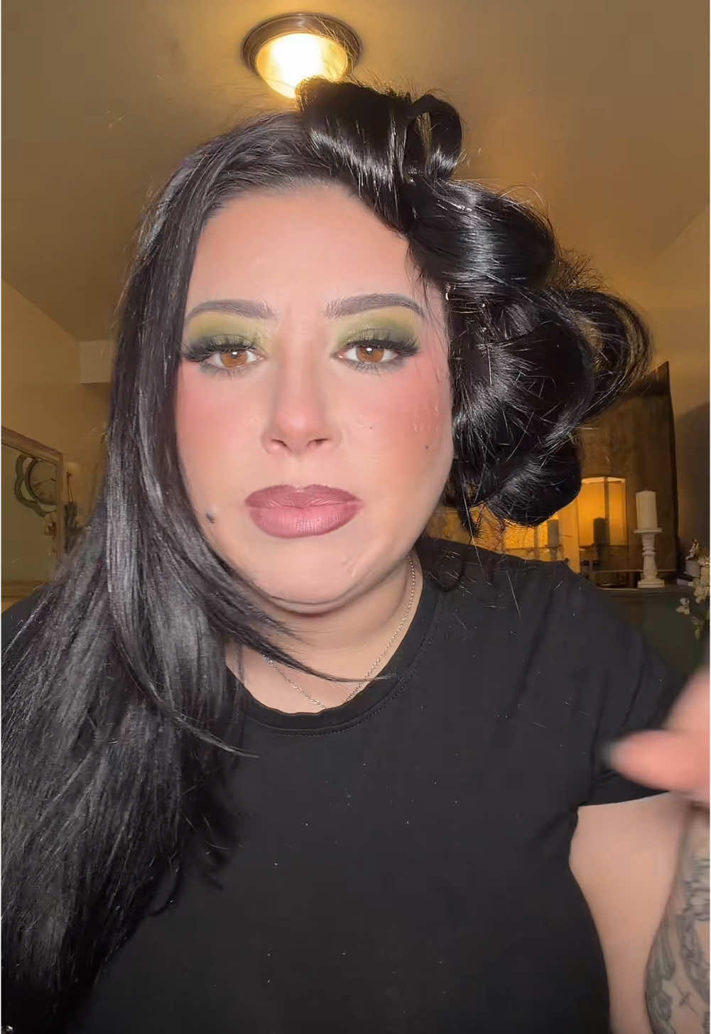 TikTok post by @tayloranngallo for FoxyBae Hair. Caption reads: [...] 5 hair tools😭 this is the one @FoxyBae Hair....