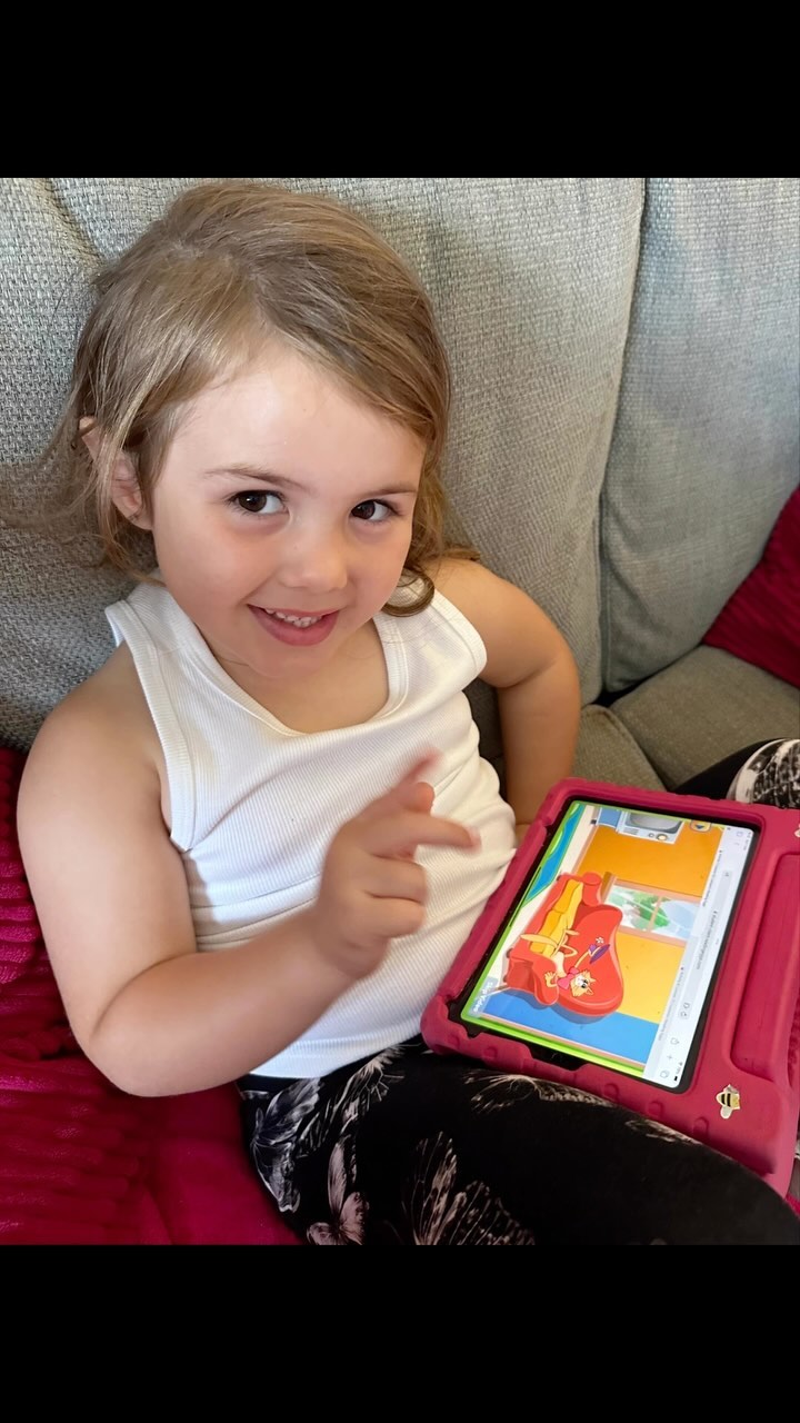 Instagram post by @tashagizmo for Readingeggs. Caption reads: Do your children enjoy reading? 

We have just....