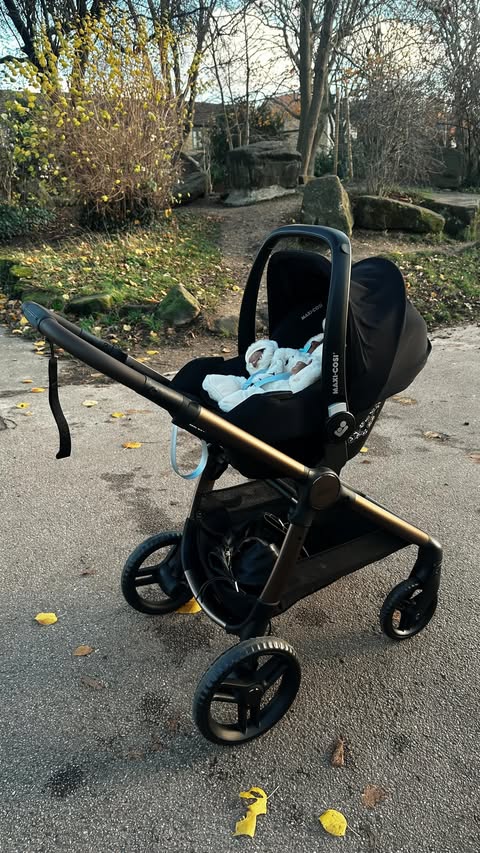 Instagram post by @beulahdavina for Mamas & Papas. Caption reads: Pushchair @mamasandpapas Ocarro 2 (Gifted)
Car....