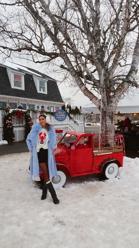 Instagram post by @travelwithbreezyy for HotelTonight. Caption reads: [...] trip to Boston!🎄✨ 

Thanks to....