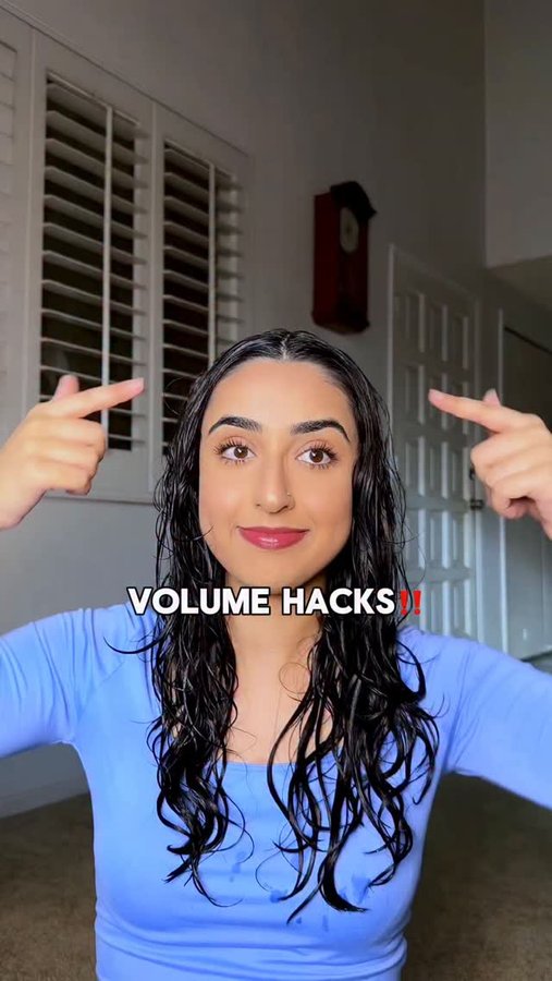 Instagram post by @sumans.waves for BounceCurl. Caption reads: Volume hacks using the @bouncecurl Volume EdgeLift....