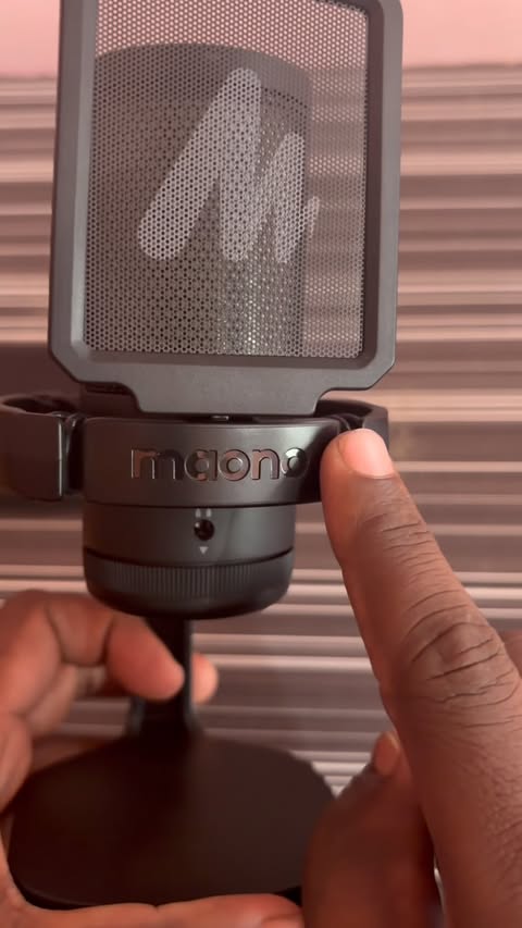 Instagram post by @info_by_shree for MAONO. Caption reads: [...] Microphone For Gaming And Podcast 👏 . .....