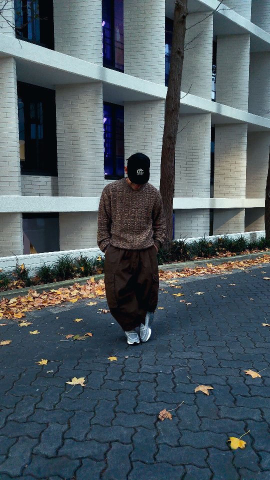 Instagram post by @itsmeeks for I Love Ugly. Caption reads: [...] fit?

Cap: @ebbetsvintage
Trousers:....