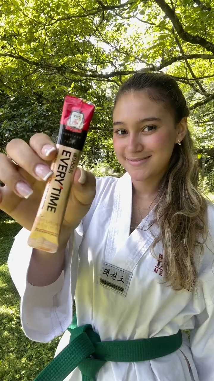 Instagram post by @leticyaabdalaa for Jungkwan Jang. Caption reads: [...] High-Potency Red Ginseng Stick from....