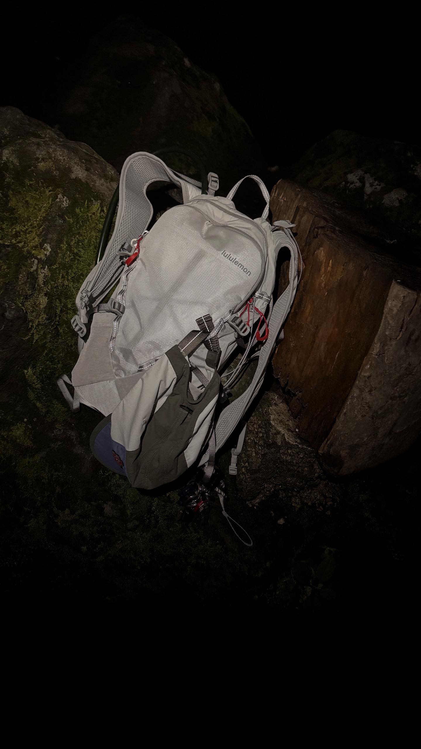 Instagram post by @arantzat for lululemon. Caption reads: equipo the hike & @lululemonmx & yo: bffs 🫀🏔️....