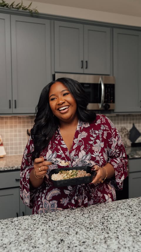 Instagram post by @fromheadtocurve for WeightWatchers. Caption reads: AD I love how @weightwatchers looks out for their....