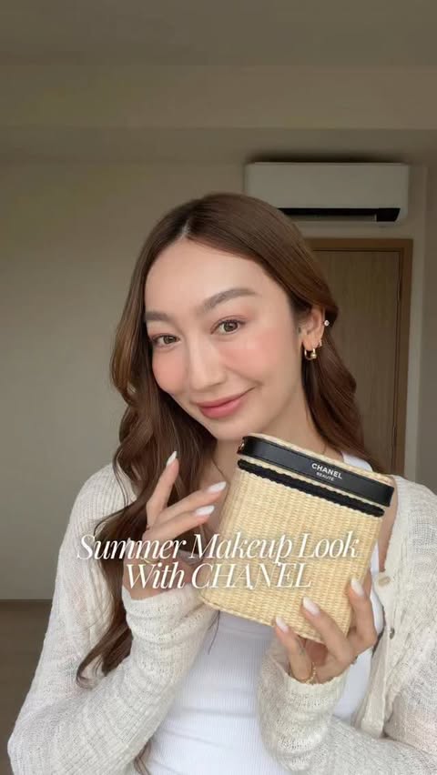 Instagram post by @aannett for CHANEL. Caption reads: Summer Makeup Look with CHANEL Les Beiges☀️....