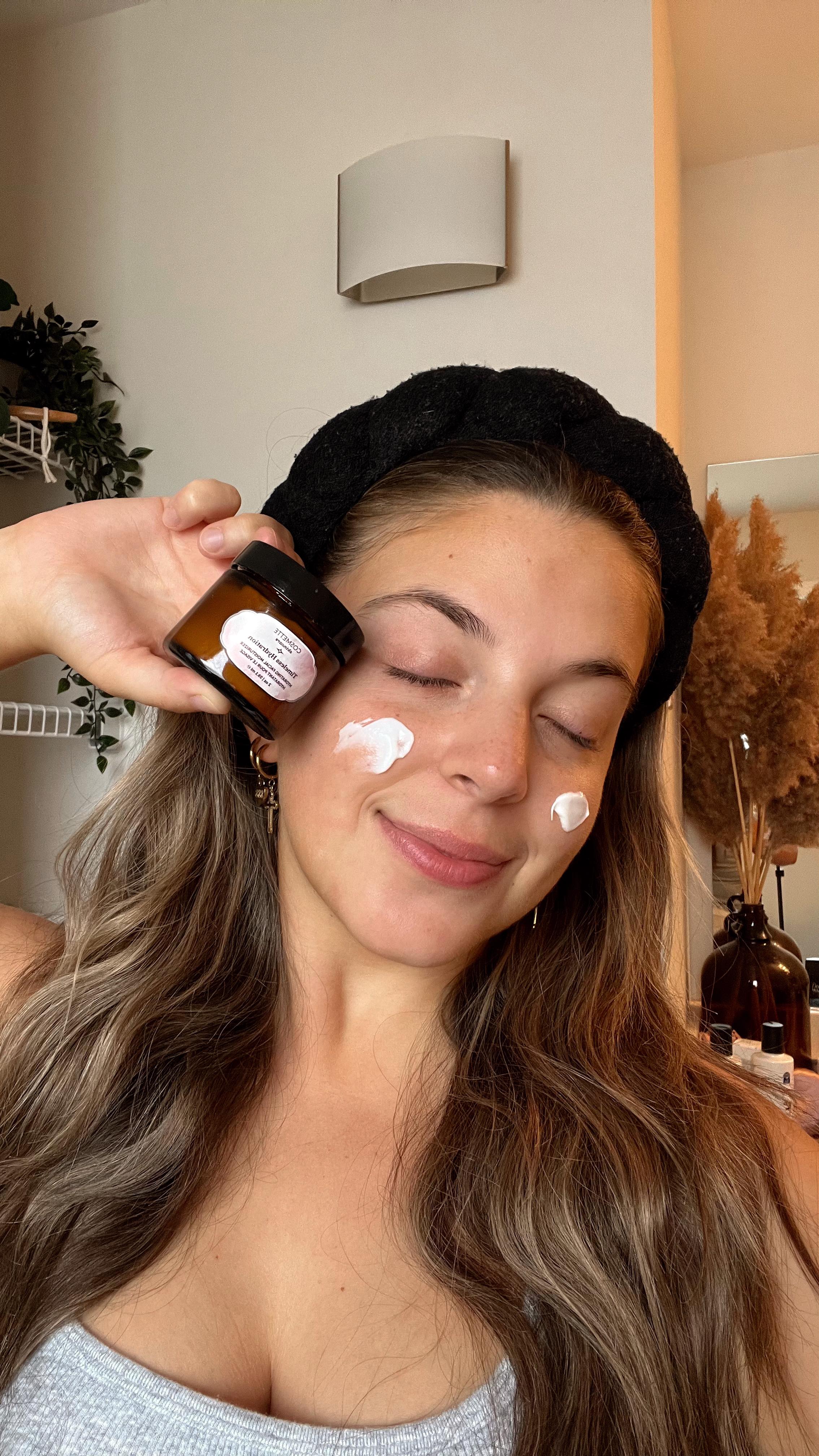 Instagram post by @nicolezaajac for Cosmette Skincare. Caption reads: [...] skincare in the morning! 🙂‍↔️....